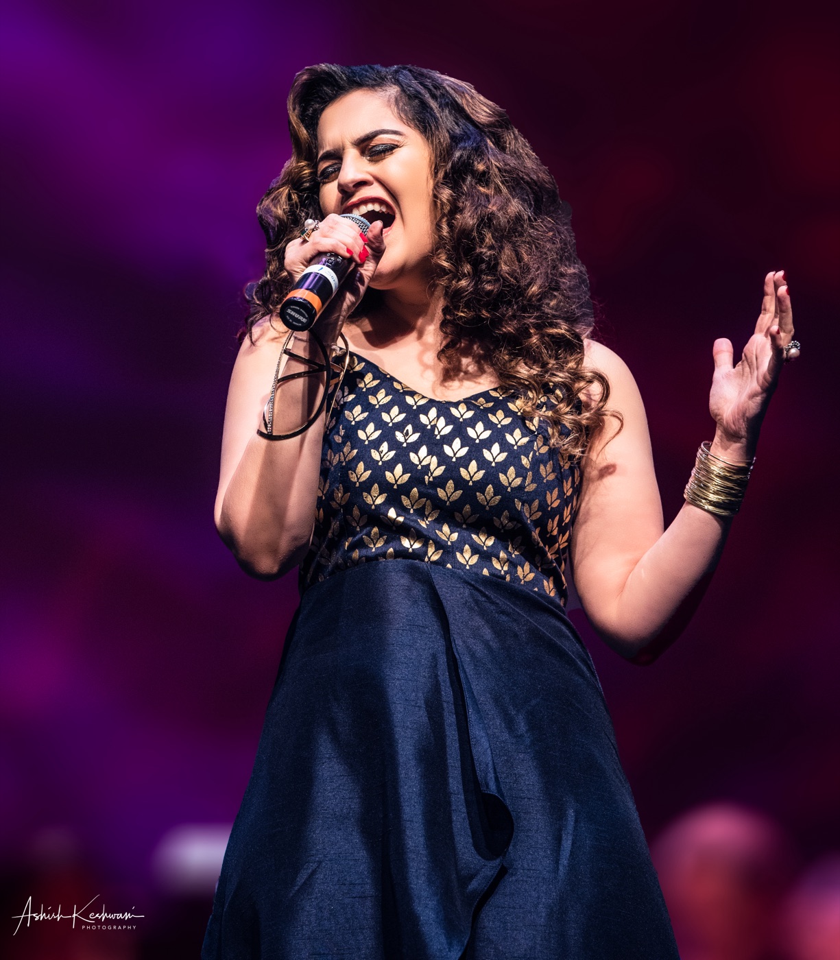 Sonia Keshwani performing live
